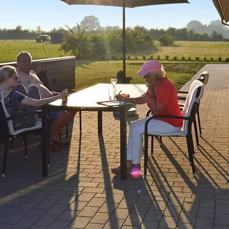 8 Person In Sydals-by Traum *