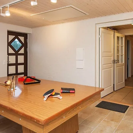 8 Person In Sydals-by Traum *